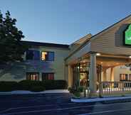 Exterior 2 La Quinta Inn by Wyndham Sheboygan