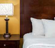 Bedroom 5 La Quinta Inn by Wyndham Sheboygan