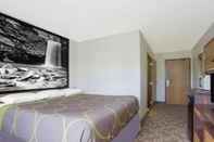 Bedroom Super 8 by Wyndham Appomattox VA