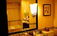 In-room Bathroom 5 Miri Marriott Resort & Spa