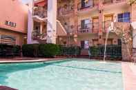 สระว่ายน้ำ Maria Bonita Business Hotel & Suites