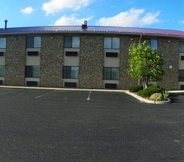 Exterior 2 Royalton Inn & Suites