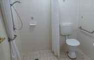 Toilet Kamar 6 Best Western Ambassador Motor Inn & Apartments