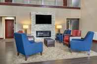 Lobby Comfort Suites near Robins Air Force Base