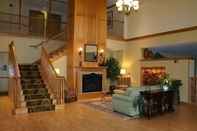 Lobby Country Inn & Suites by Radisson, Rock Falls, IL