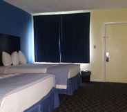 Bedroom 6 Days Inn by Wyndham Wrightstown