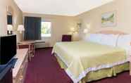 Bedroom 5 Days Inn by Wyndham Mount Vernon