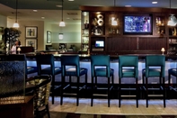 Bar, Cafe and Lounge DoubleTree by Hilton Chicago O'Hare Airport - Rosemont