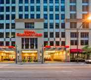 Exterior 5 Hilton Garden Inn Chicago Downtown/Magnificent Mile