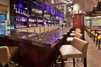 Bar, Cafe and Lounge Holiday Inn Hotel & Suites Ottawa Kanata, an IHG Hotel