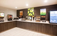 Restoran 5 La Quinta Inn & Suites by Wyndham Pontoon Beach