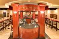 Bar, Kafe, dan Lounge Holiday Inn Hotel & Suites Oakville @ Bronte, an IHG Hotel