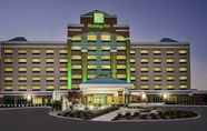 Exterior 5 Holiday Inn Hotel & Suites Oakville @ Bronte, an IHG Hotel