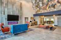 Lobby La Quinta Inn & Suites by Wyndham Dallas - Las Colinas