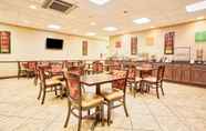 Restaurant 2 Days Inn & Suites by Wyndham Johnson City