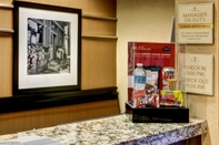 Lobi Hampton Inn & Suites Atlanta Galleria