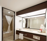 Toilet Kamar 4 El Cid Castilla Beach Hotel