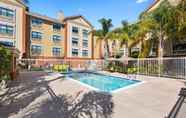 Swimming Pool 4 Extended Stay America Premier Suites - Union City - Dyer St.