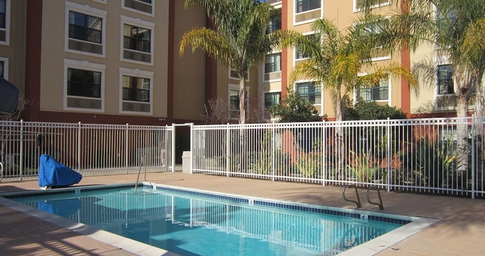 Kolam Renang Extended Stay America Premier Suites - Union City - Dyer St.