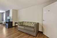 Common Space Extended Stay America Premier Suites - Union City - Dyer St.