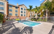 Swimming Pool 3 Extended Stay America Premier Suites - Union City - Dyer St.