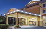 Bên ngoài 5 Comfort Inn & Suites Sarasota I75