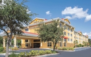 Bên ngoài 7 Comfort Inn & Suites Sarasota I75