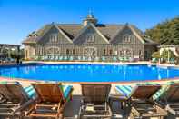 Swimming Pool Barnsley Resort