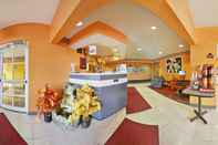 Lobi Microtel Inn & Suites by Wyndham Sunbury/Columbus North