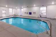 สระว่ายน้ำ Microtel Inn & Suites by Wyndham Sunbury/Columbus North