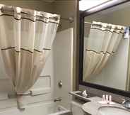 In-room Bathroom 3 Best Western El Paso Airport Entrada Hotel