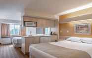 Bedroom 4 SureStay Hotel by Best Western Christiansburg Blacksburg