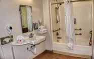 ห้องน้ำภายในห้อง 2 Microtel Inn & Suites by Wyndham Salt Lake City Airport