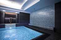 Kolam Renang Quay West Suites Melbourne