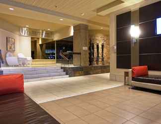 Lobby 2 Ramada Plaza by Wyndham Regina Downtown