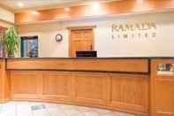 Lobby Ramada by Wyndham Quesnel