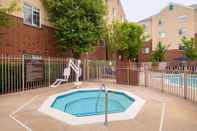 Swimming Pool HYATT house White Plains