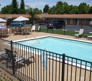 Swimming Pool 3 Tri Valley Inn & Suites, Pleasanton