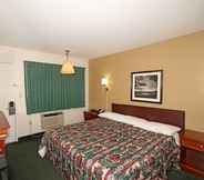 Bilik Tidur 6 Royal Inn Charlotte Airport Hotel