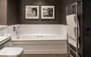 In-room Bathroom 6 The Lygon Arms - an Iconic Luxury Hotel