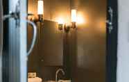 In-room Bathroom 4 The Lygon Arms - an Iconic Luxury Hotel