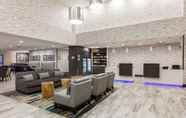 Lobby 4 Wingate by Wyndham Dallas Love Field