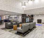 Lobi 4 Wingate by Wyndham Dallas Love Field