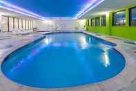 Swimming Pool Wingate by Wyndham Dallas Love Field