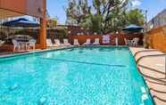 Swimming Pool 4 Best Western Los Angeles Worldport Hotel