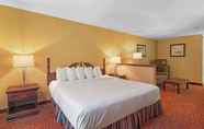 Bedroom 5 Best Western Clearlake Plaza