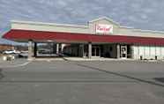 Others 5 Red Roof Inn & Suites Wilkesboro