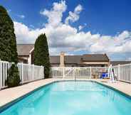 Swimming Pool 4 Best Western Chambersburg