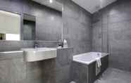 Phòng tắm bên trong 4 Best Western Atlantic Hotel