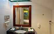 Toilet Kamar 2 Best Western Plus Crystal, Hotel & Spa